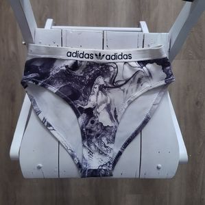 Bikini bottom 🌪️